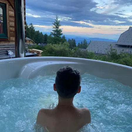 Mit Sauna Und Hot Tub בקתה הוכרינדל