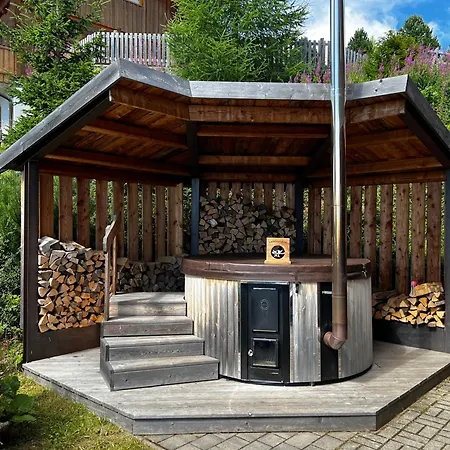 Mit Sauna Und Hot Tub בקתה *