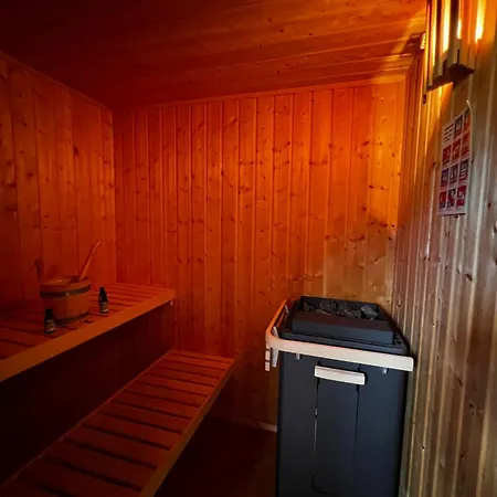 בקתה Mit Sauna Und Hot Tub *
